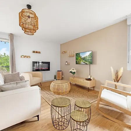 Premium Jacuzzi Terrasse Climatisation Frouzins